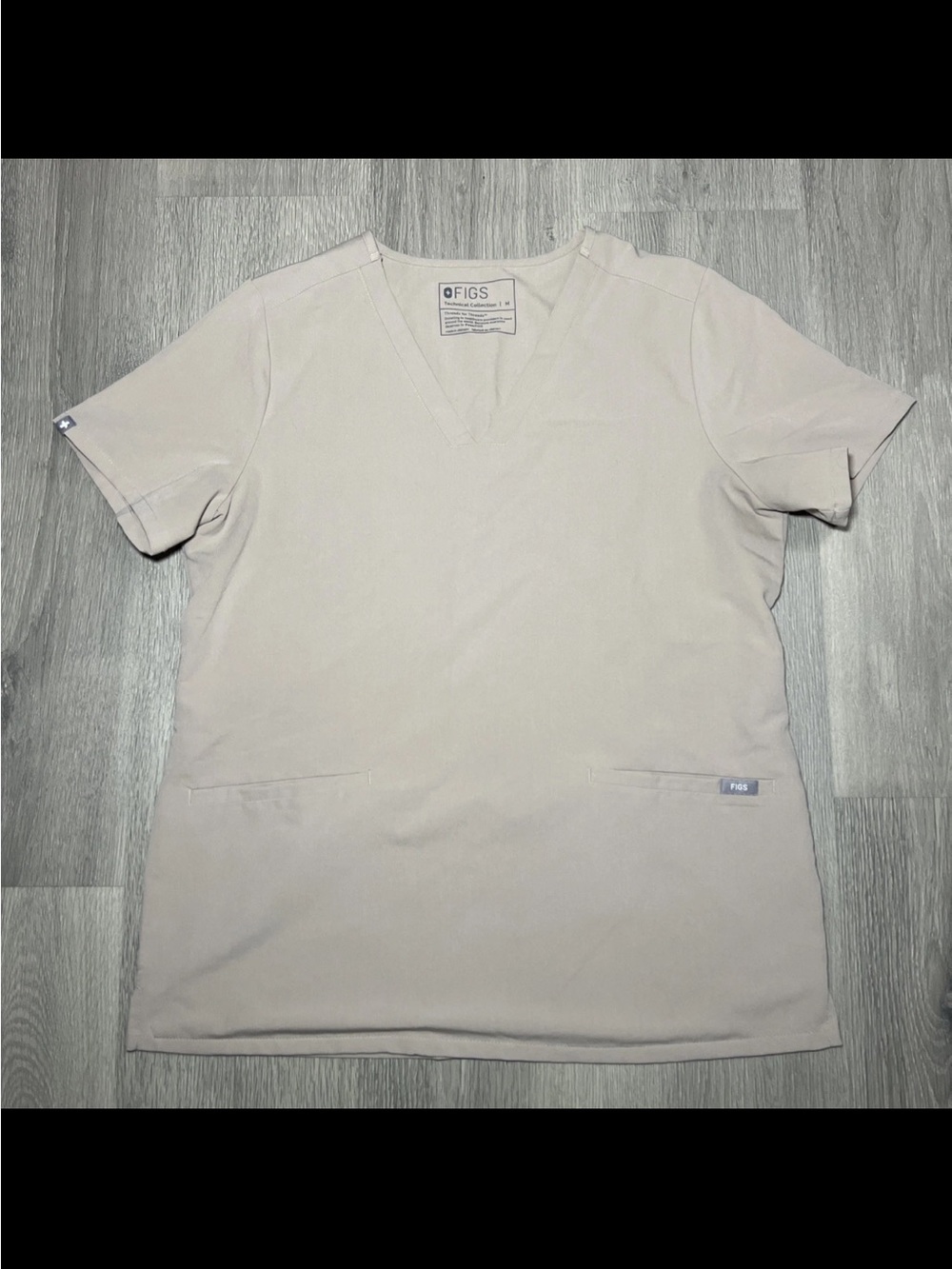 Figs Men’s V-Neck Top - Light Beige